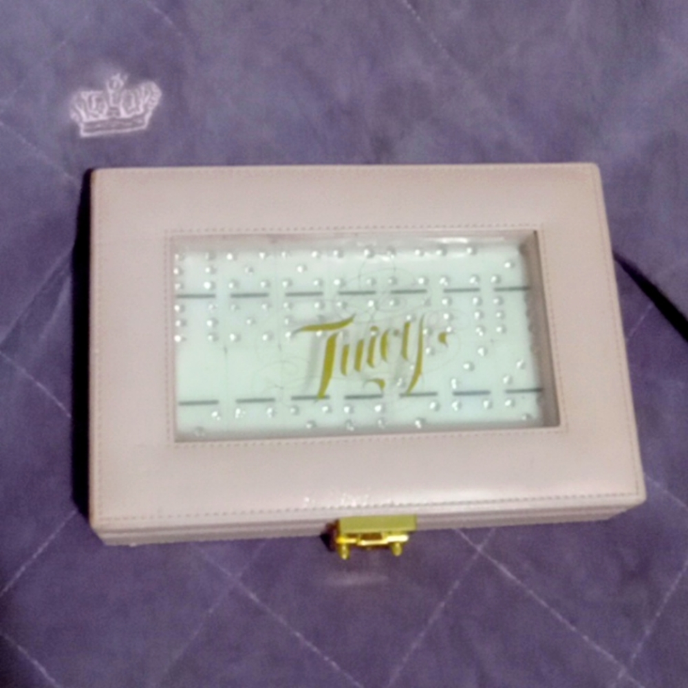 Juicy Couture Dominios (collectible)